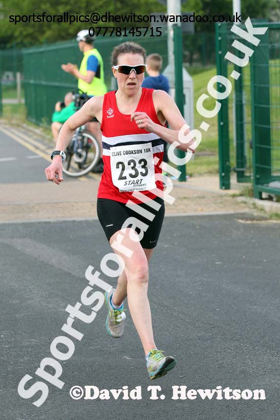 Claire McManus (NSP) 2nd in the womens Clive Cookson 10k. Photo: David T. Hewitson/Sports for All Pics